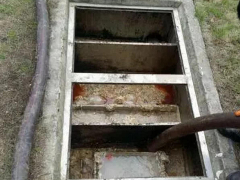 元宝山隔油池清理