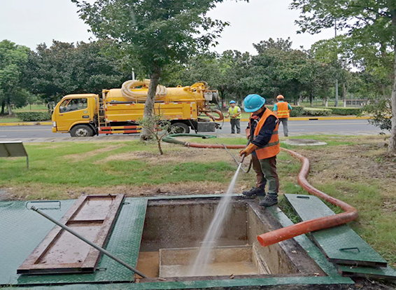 元宝山化油池清理